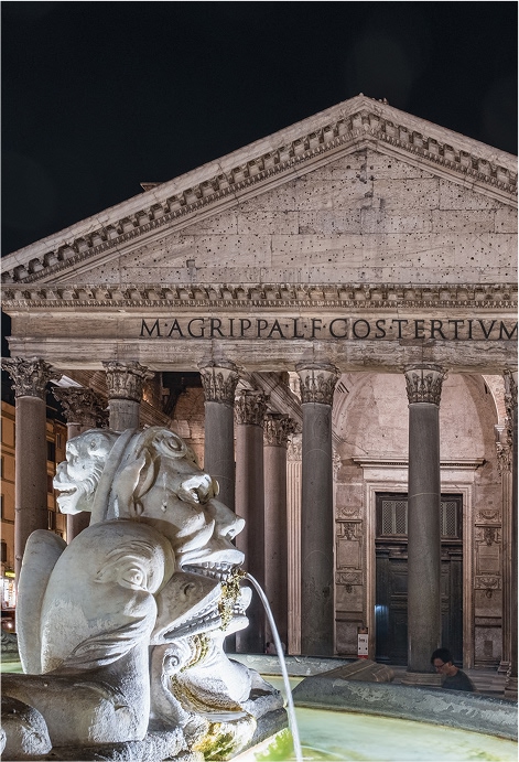 Pantheon  illuminato di sera
