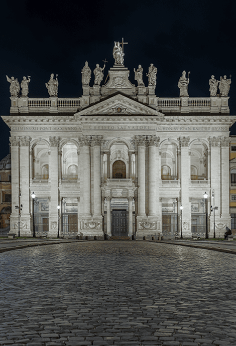 Basilica di San Giovanni in Laterano  illuminata di sera