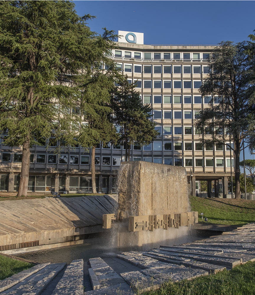 La fontana monumentale di Acea in Piazzale Ostiense, Roma