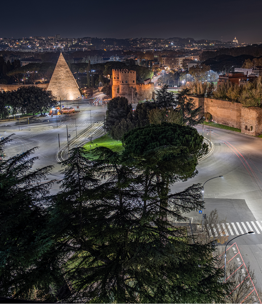 Vista panoramica di Piazzale Ostiense a Roma