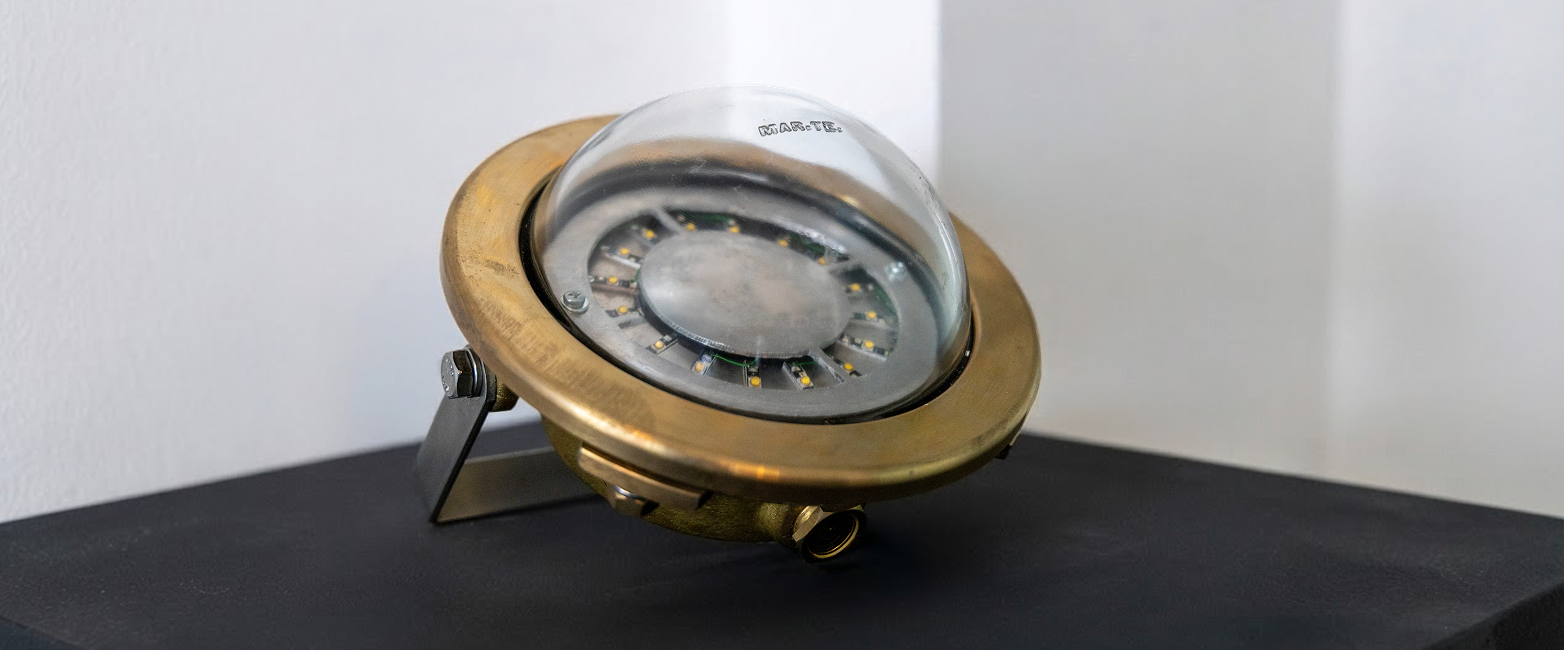 Undewater lamp