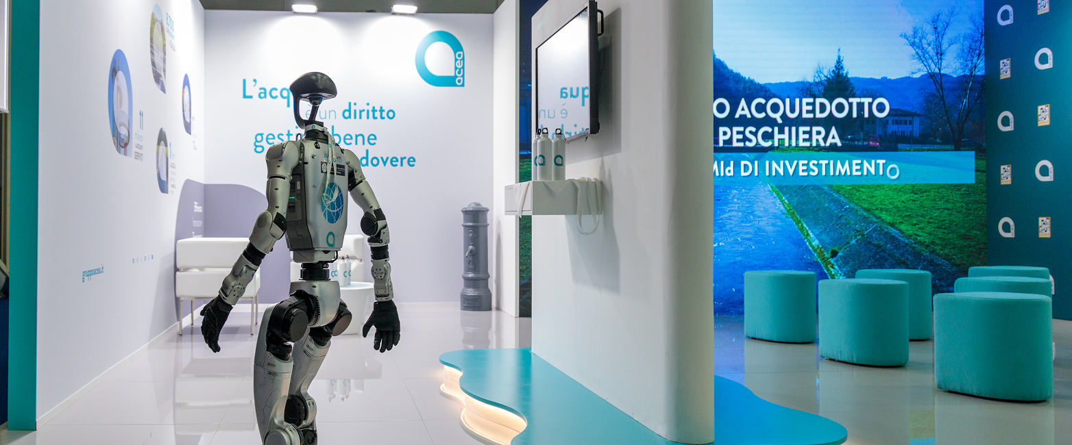 Un robot allo stand acea