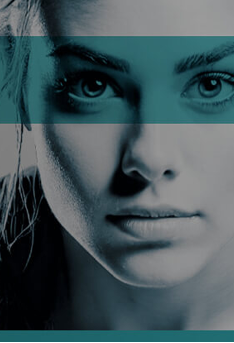 volto di una ragazza con abbigliamento sportivo