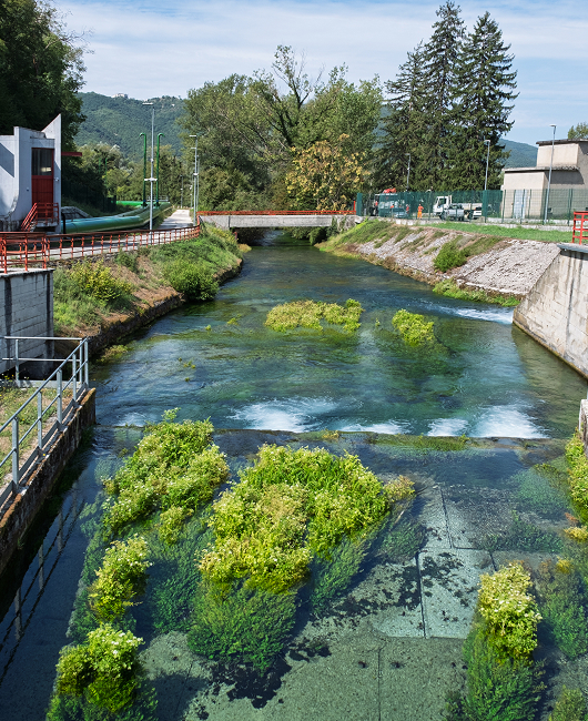 Un tratto dell'acquedotto del Peschiera