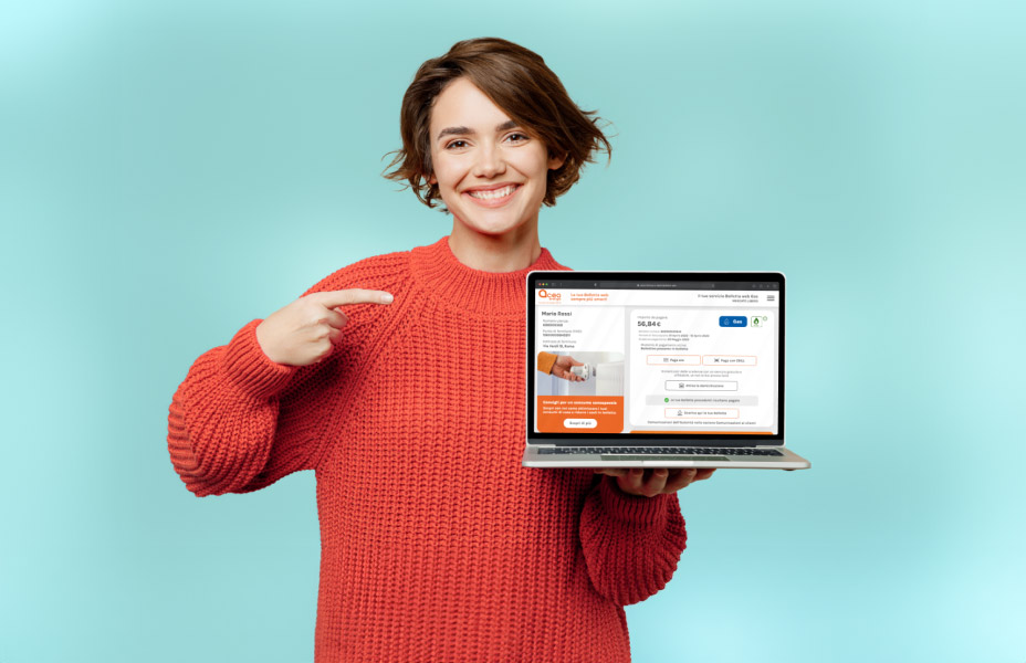 Ragazza che mostra lo schermo di Bolletta web